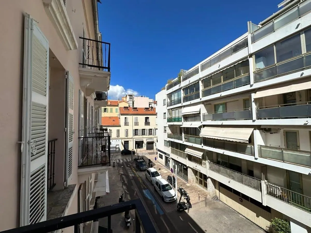 A025-Appartement 2 Chambres - Carre D'Or-Hyper Centre Cannes