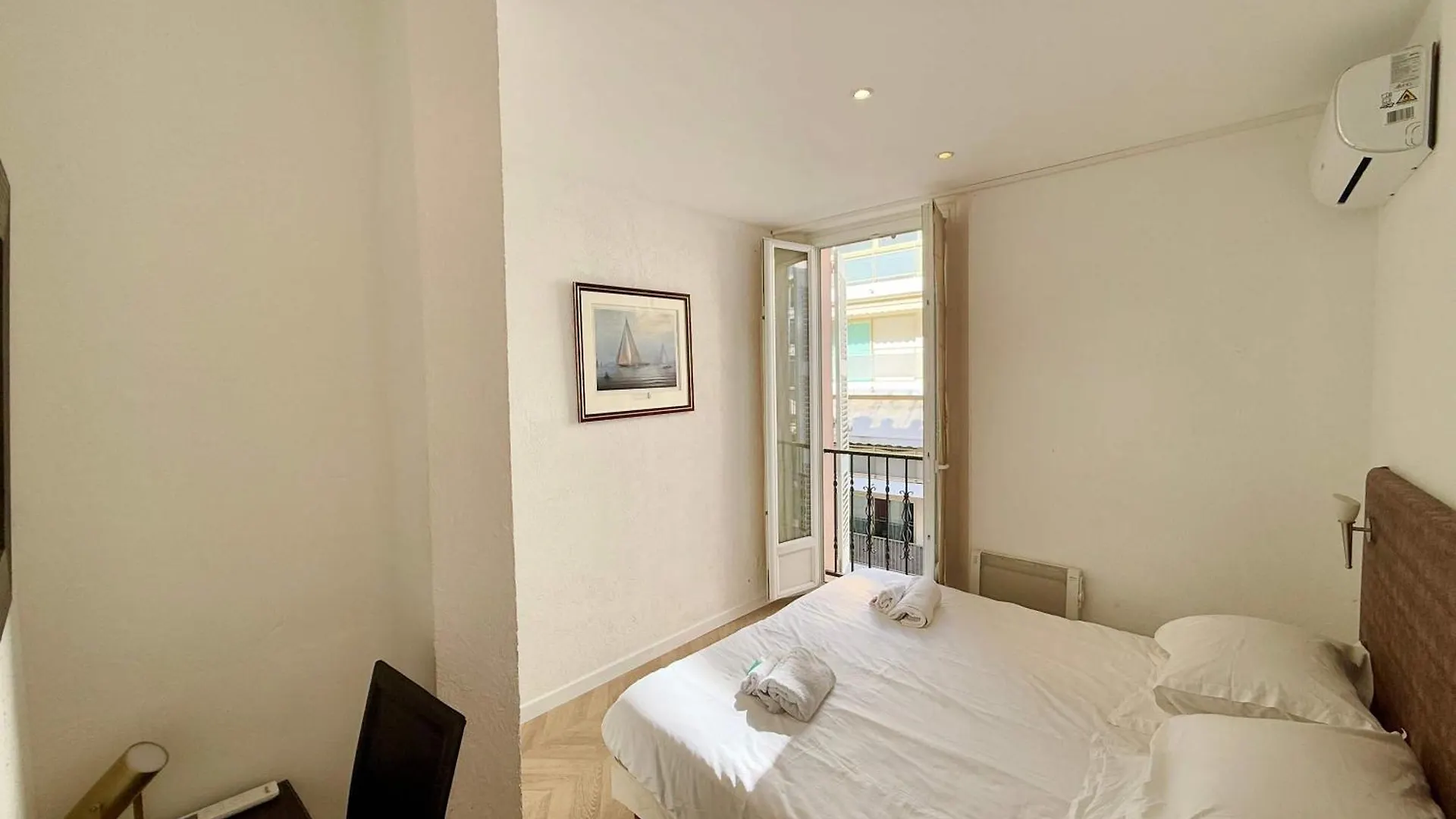 A025-Appartement 2 Chambres - Carre D'Or-Hyper Centre Cannes Appartamento