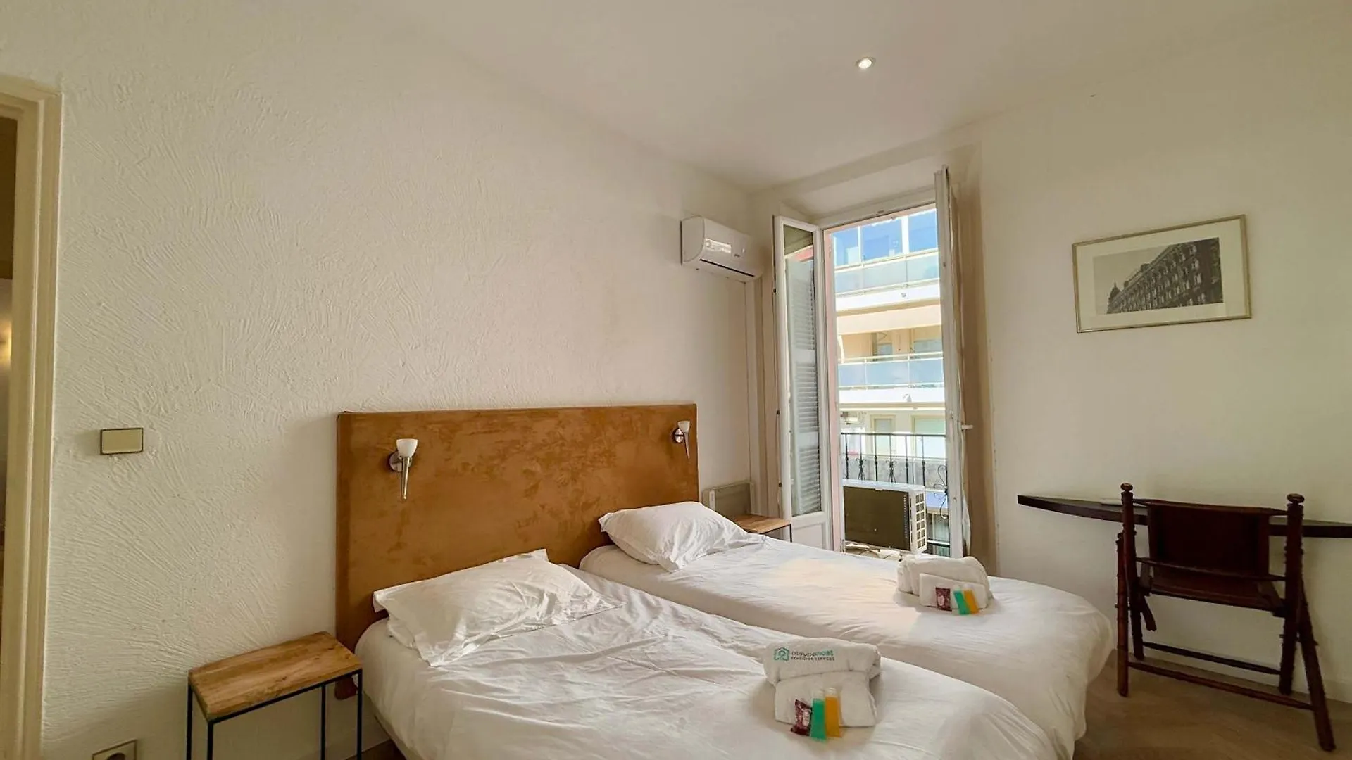 A025-Appartement 2 Chambres - Carre D'Or-Hyper Centre Cannes